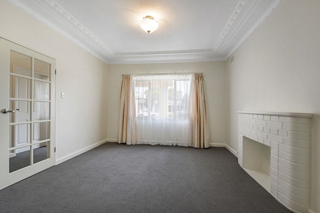 65 Pasadena Street MONTEREY 5