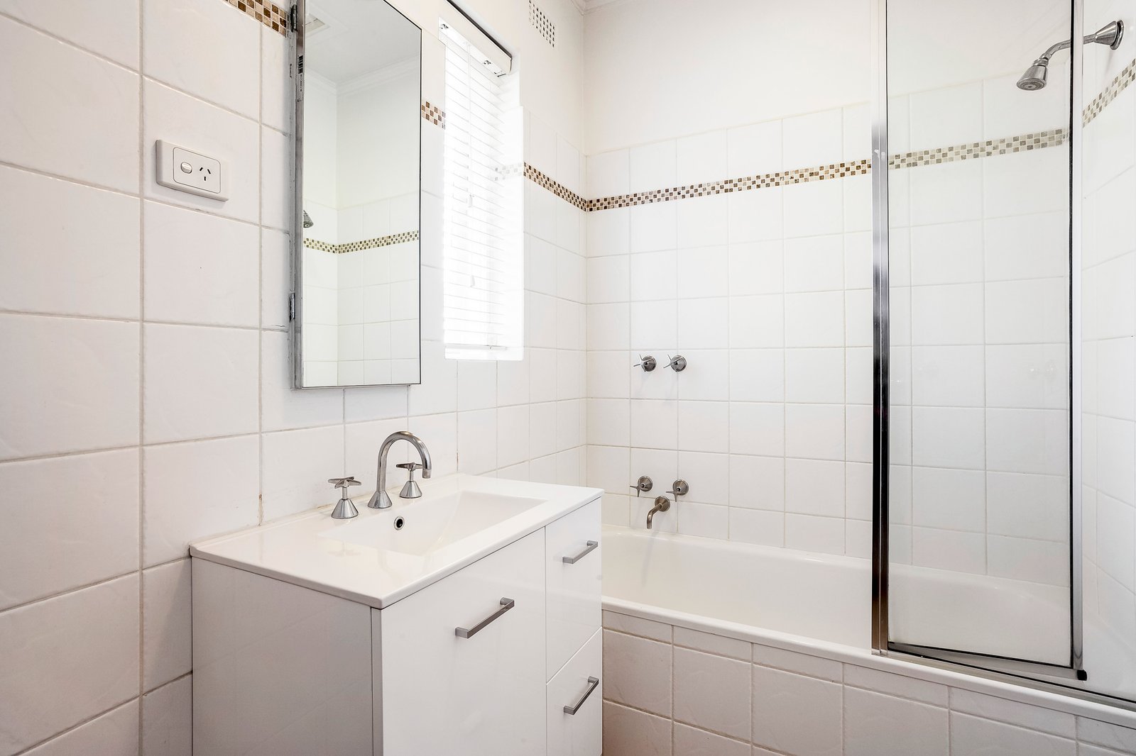 Real Estate and Property in 6/5 Stanhope Court, South Yarra, VIC