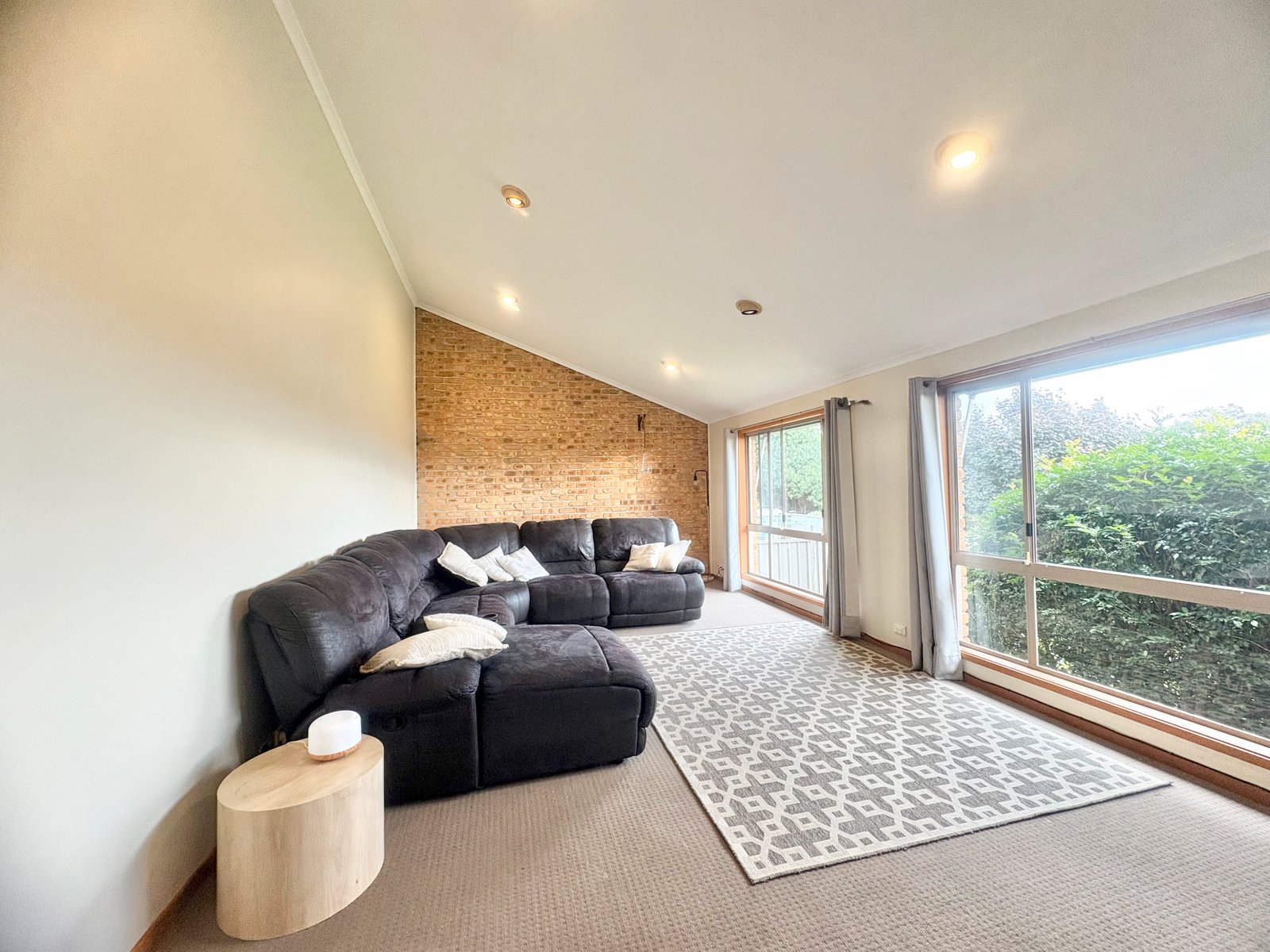 65 The Peninsula  CORLETTE 11