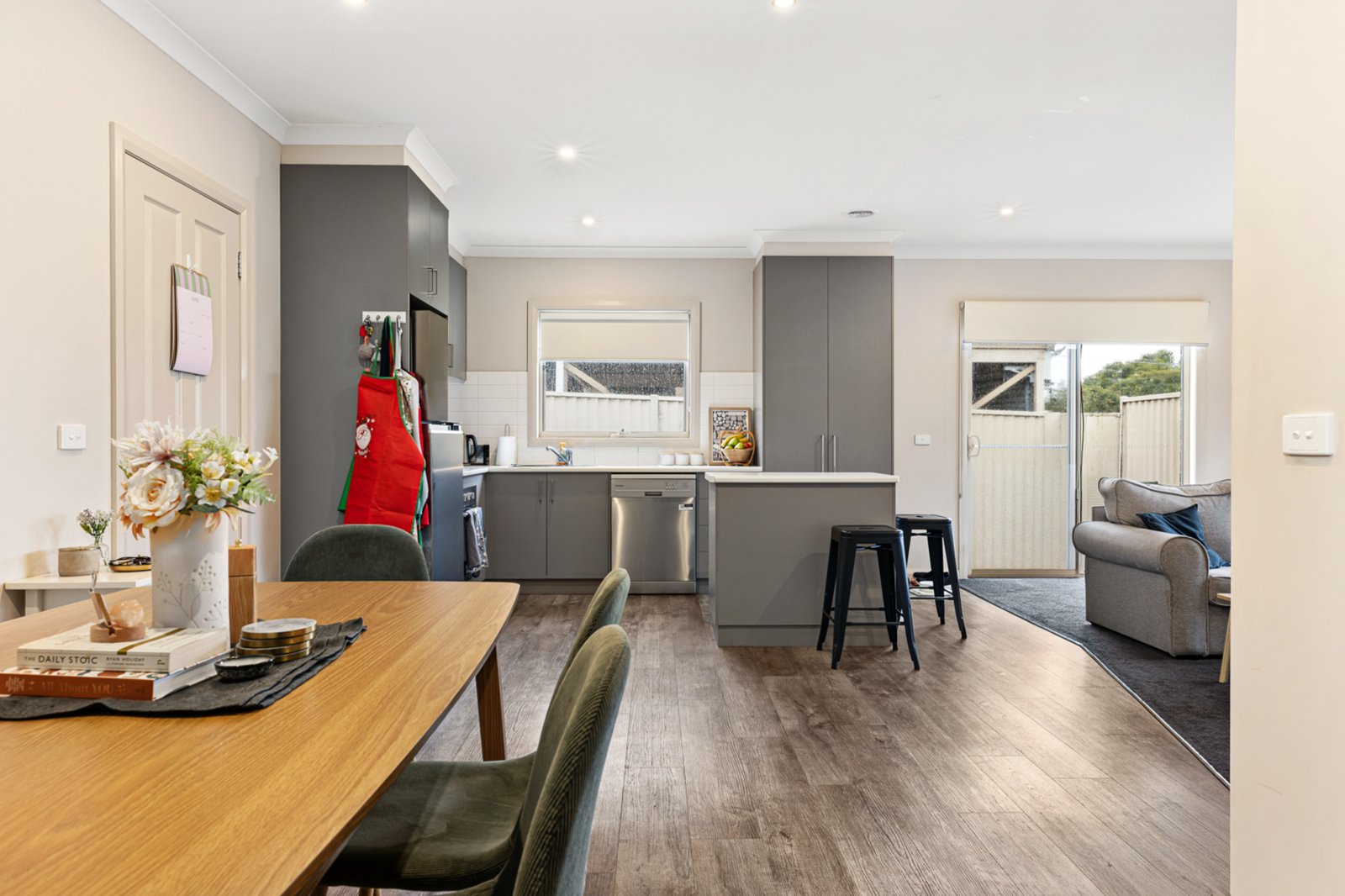 Gallery: 6/5 Whitehorse Road