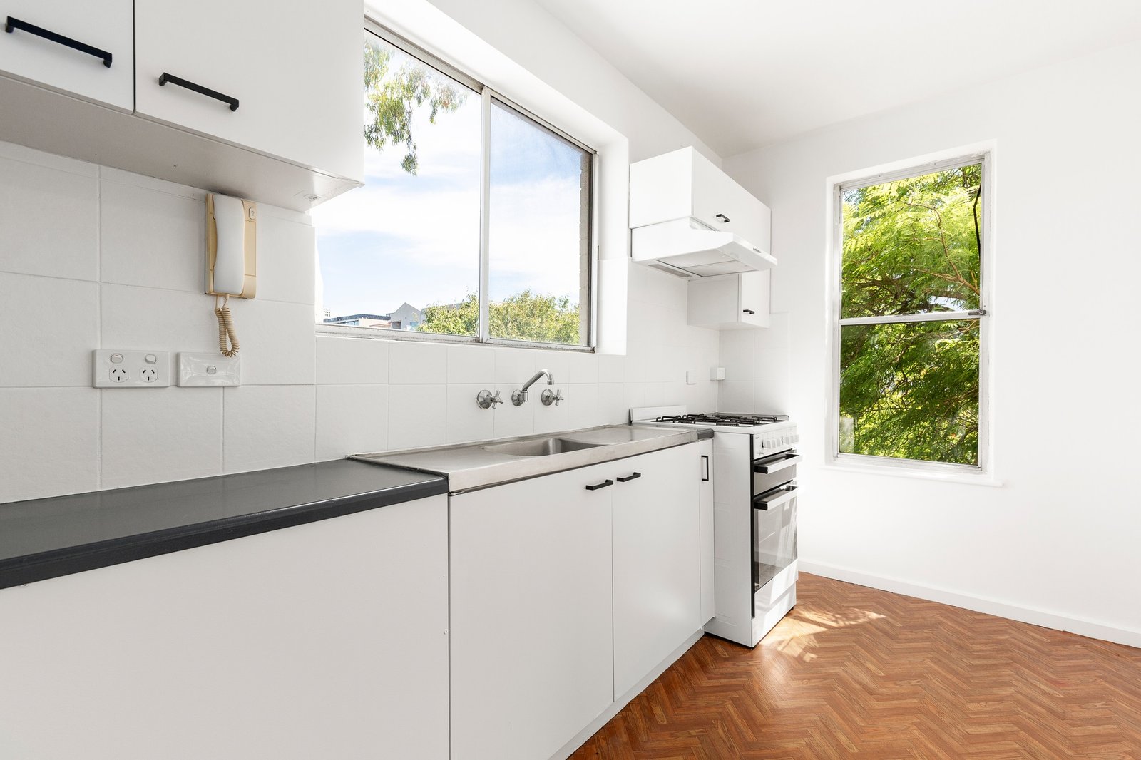 Gallery: 6/50 Wellington Street