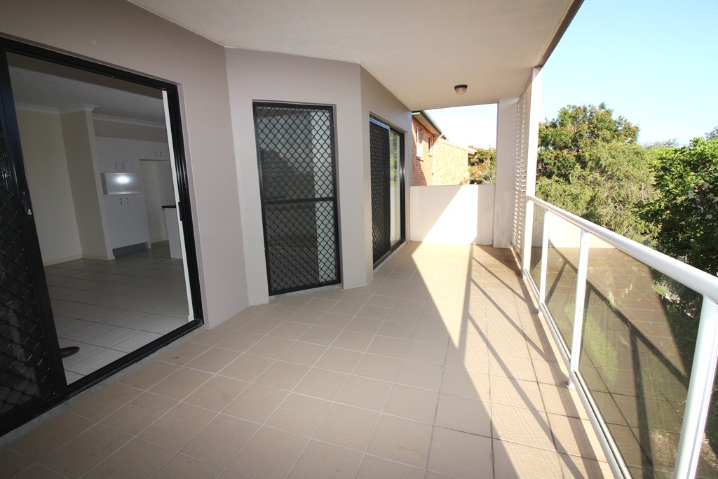 6/51 Hows Road NUNDAH 12
