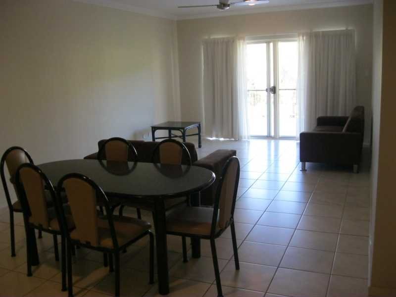 65/21 "Baybreeze", Shute Harbour Road CANNONVALE 3