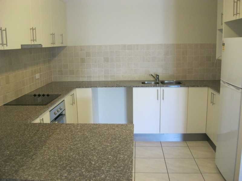 65/21 "Baybreeze", Shute Harbour Road CANNONVALE 1