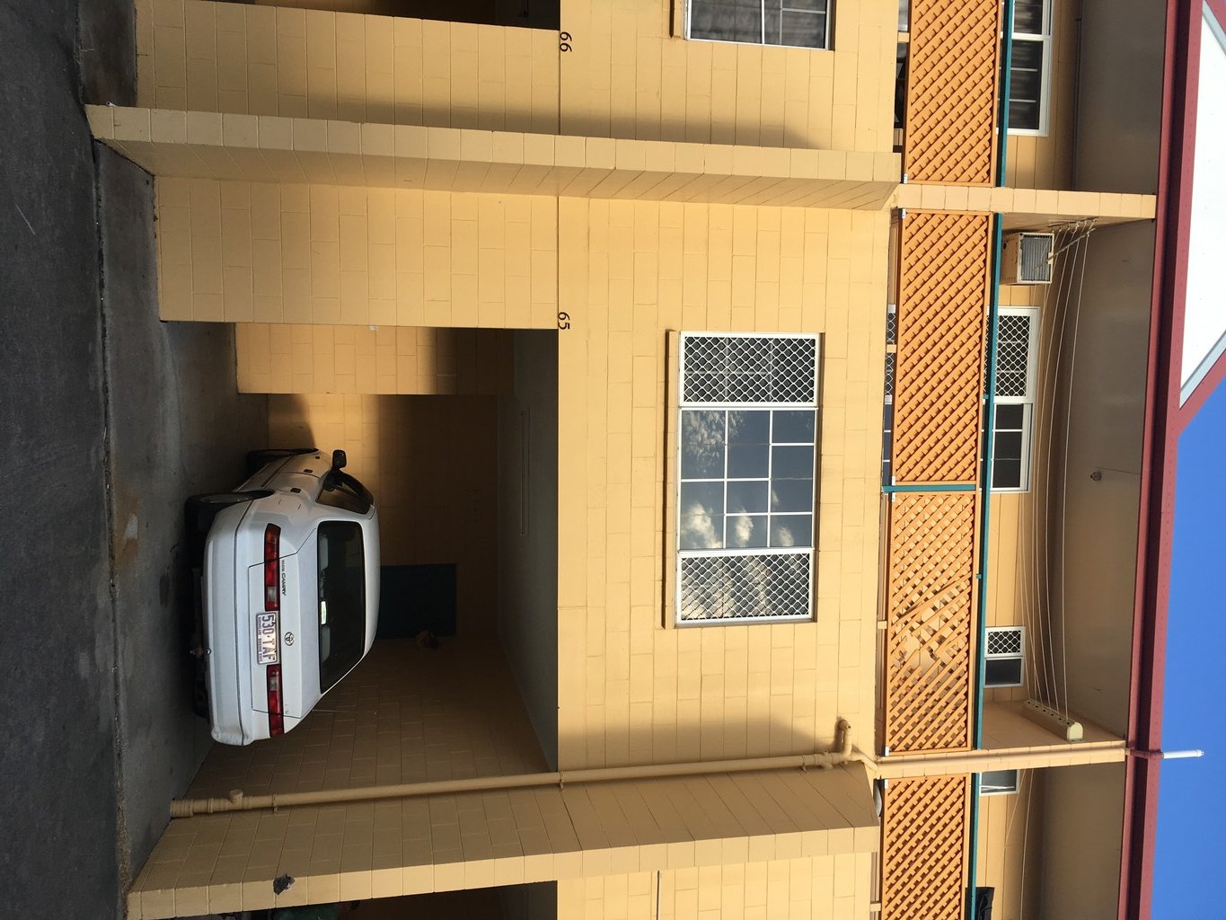 65/3 Eshelby Drive CANNONVALE 8