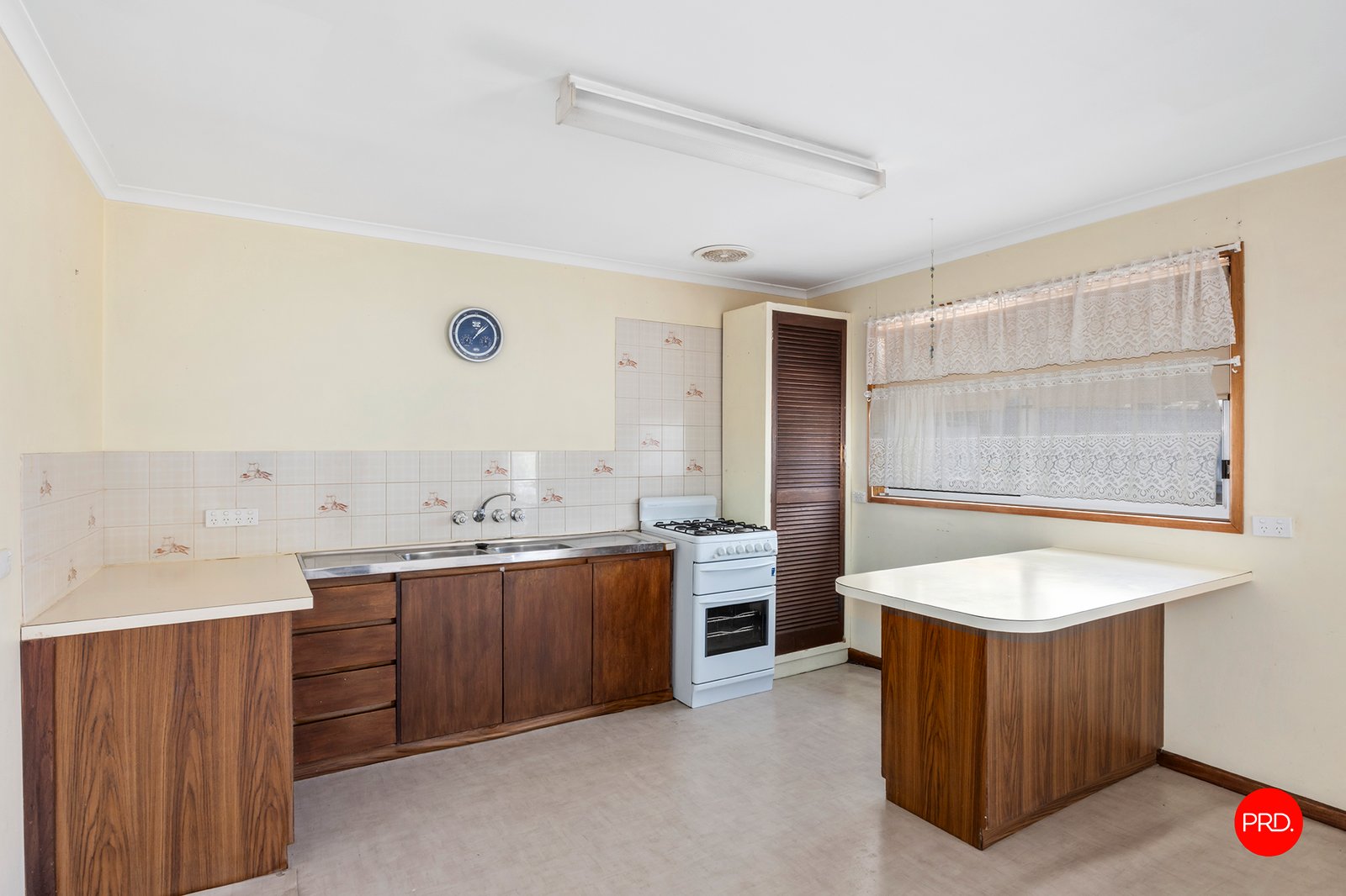 653 Hargreaves Street GOLDEN SQUARE 3