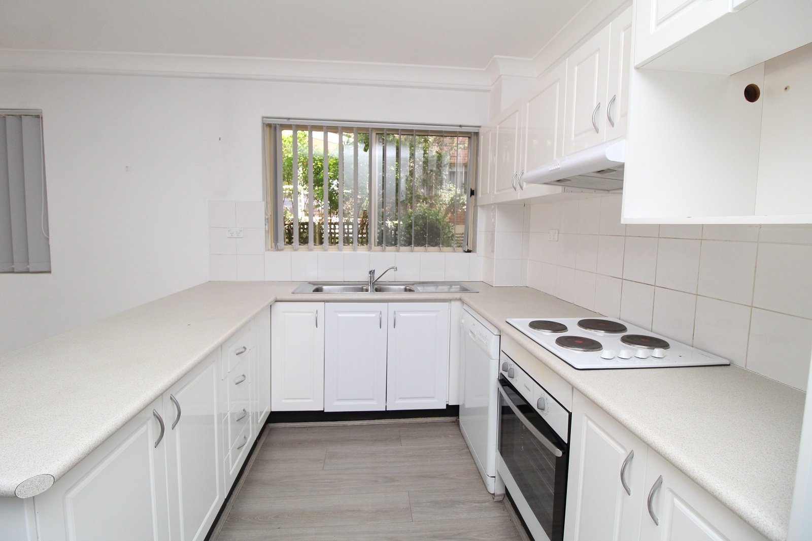 6/530 President Avenue SUTHERLAND 3