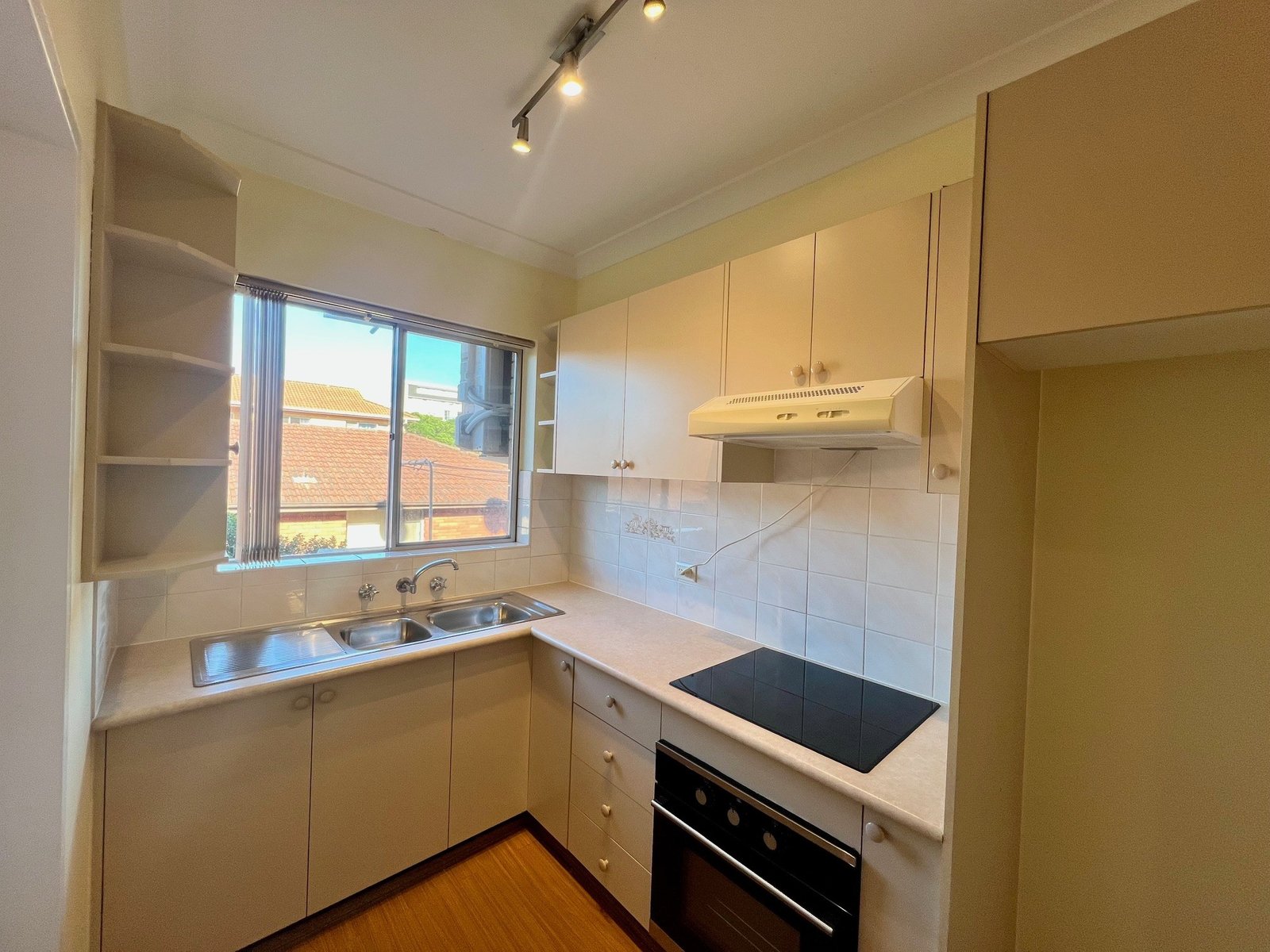 6/54 Castlereagh Street LIVERPOOL 2