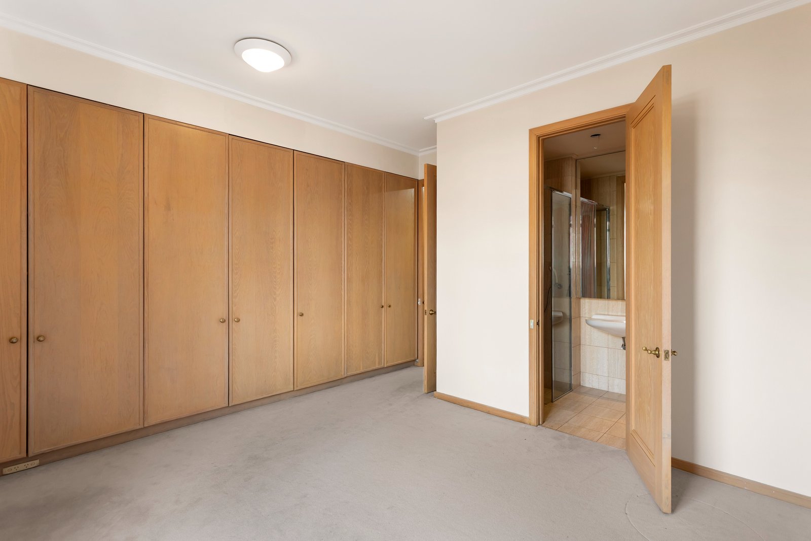 Real Estate and Property in 6/550 Toorak Road, Toorak, VIC