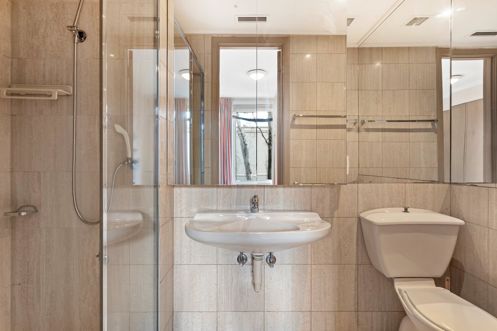 Real Estate and Property in 6/550 Toorak Road, Toorak, VIC