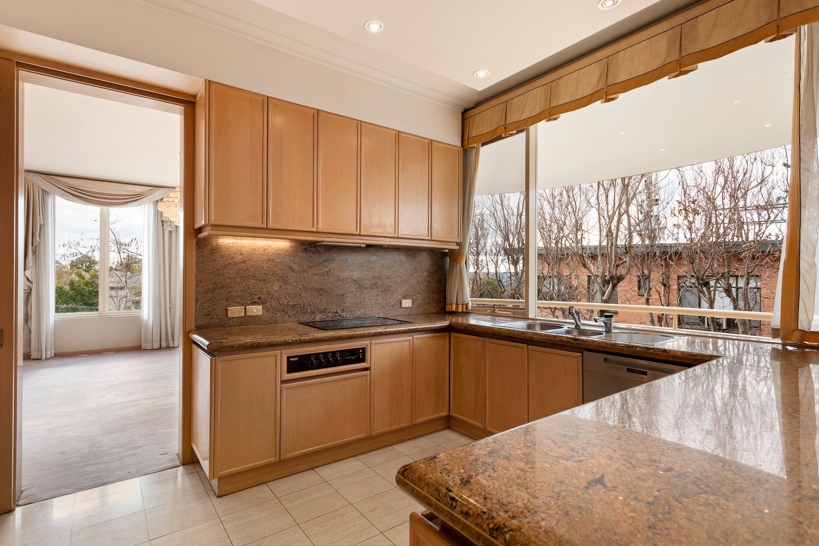 Real Estate and Property in 6/550 Toorak Road, Toorak, VIC