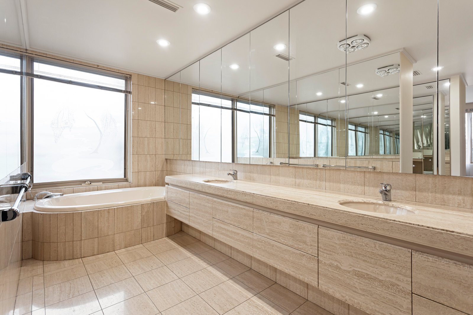 Real Estate and Property in 6/550 Toorak Road, Toorak, VIC