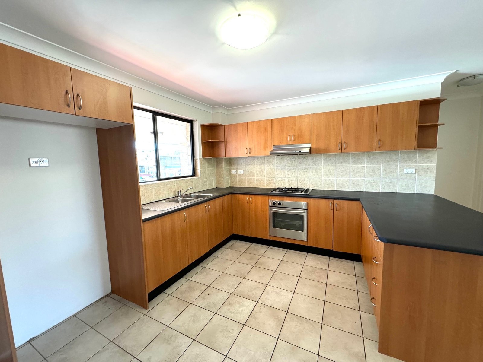 6/56 Pitt Street MORTDALE 1
