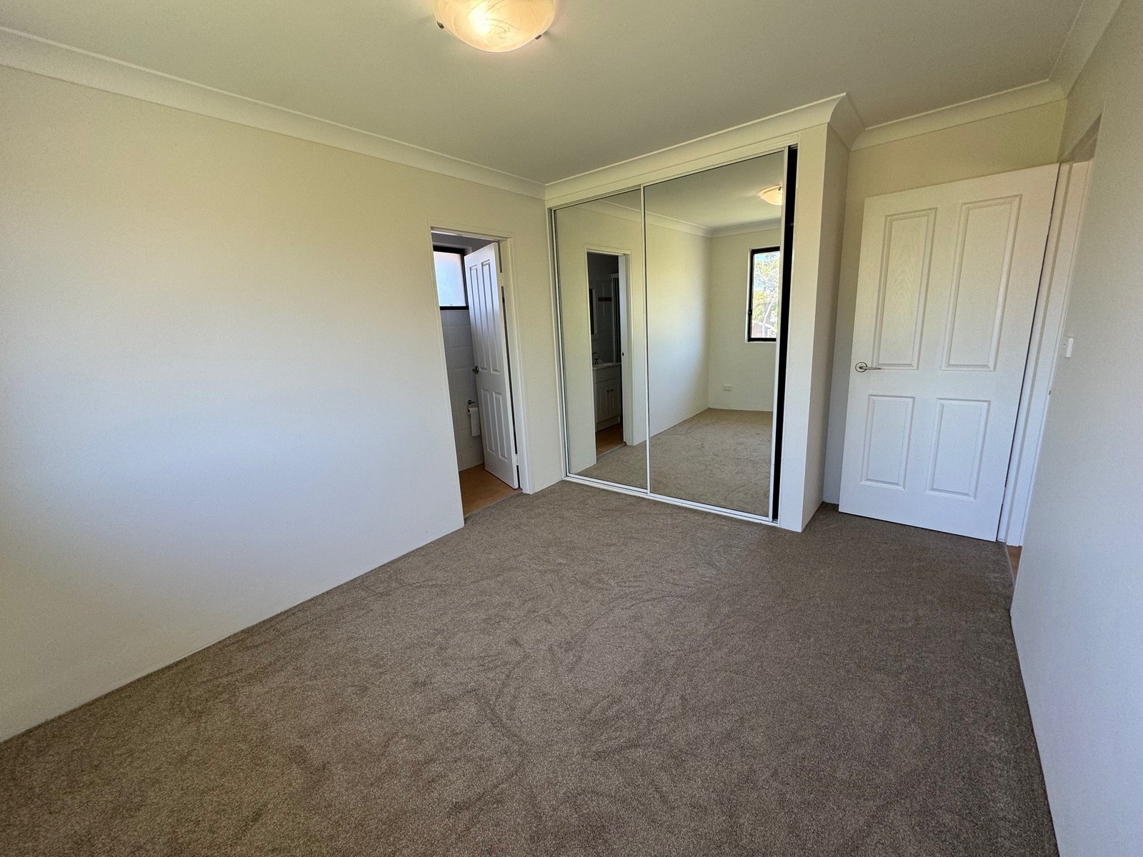 6/56 Pitt Street MORTDALE 4