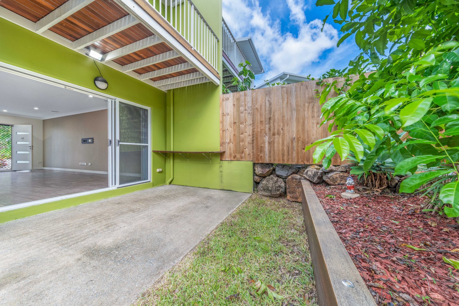 65/65 Manooka Drive CANNONVALE 3