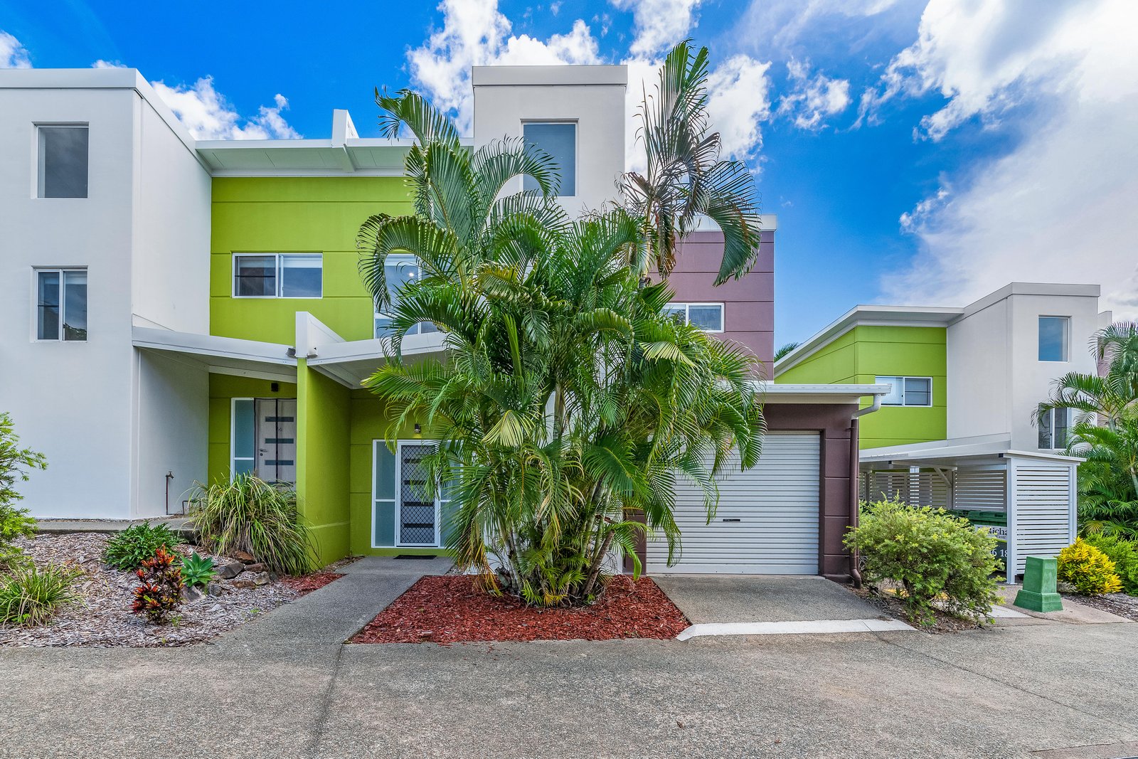 65/65 Manooka Drive CANNONVALE 10