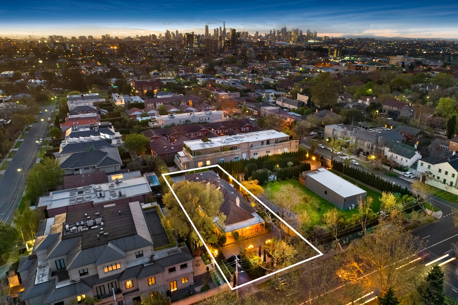 Real Estate and Property in 659 Orrong Road, Toorak, VIC