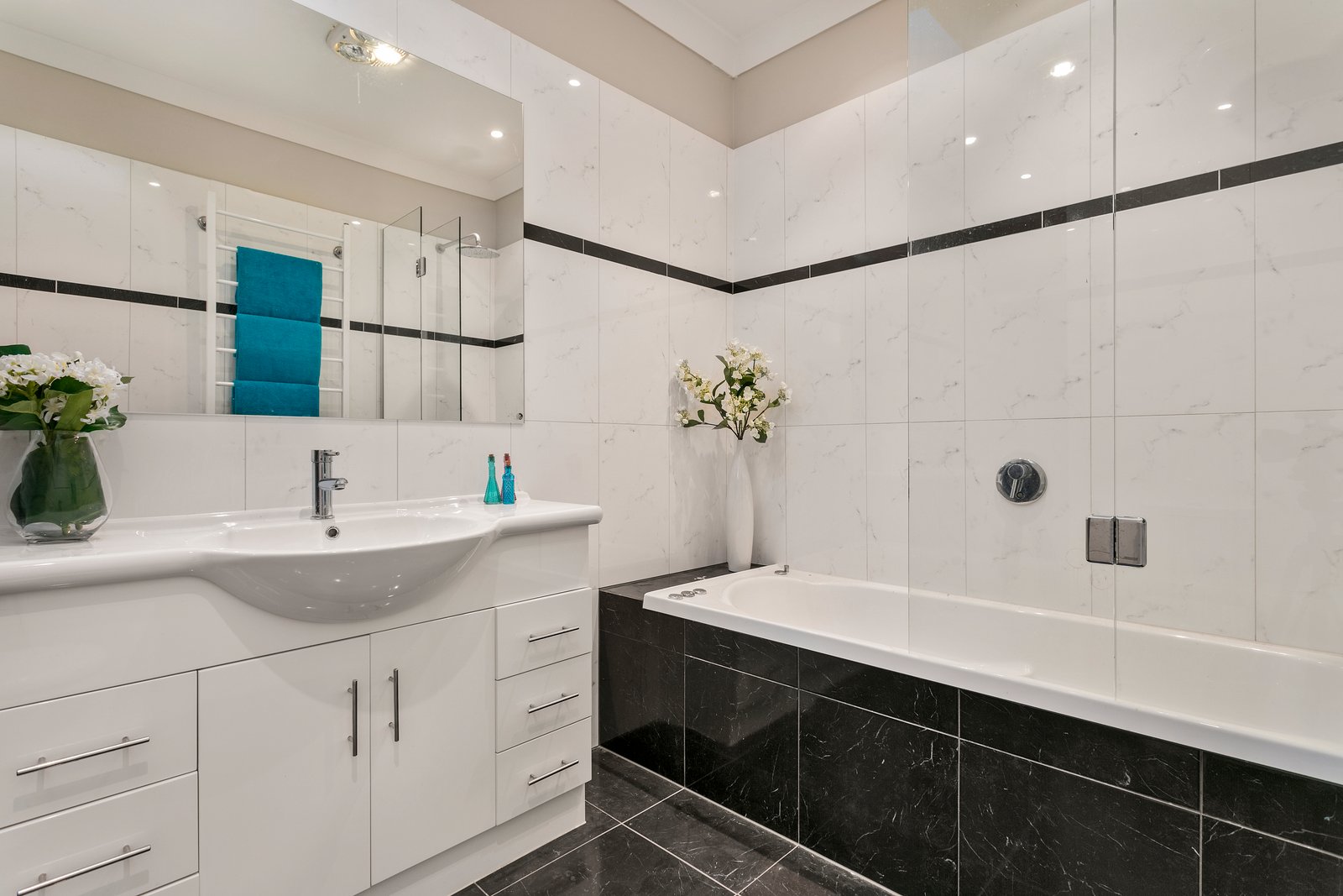 Real Estate and Property in 659 Orrong Road, Toorak, VIC