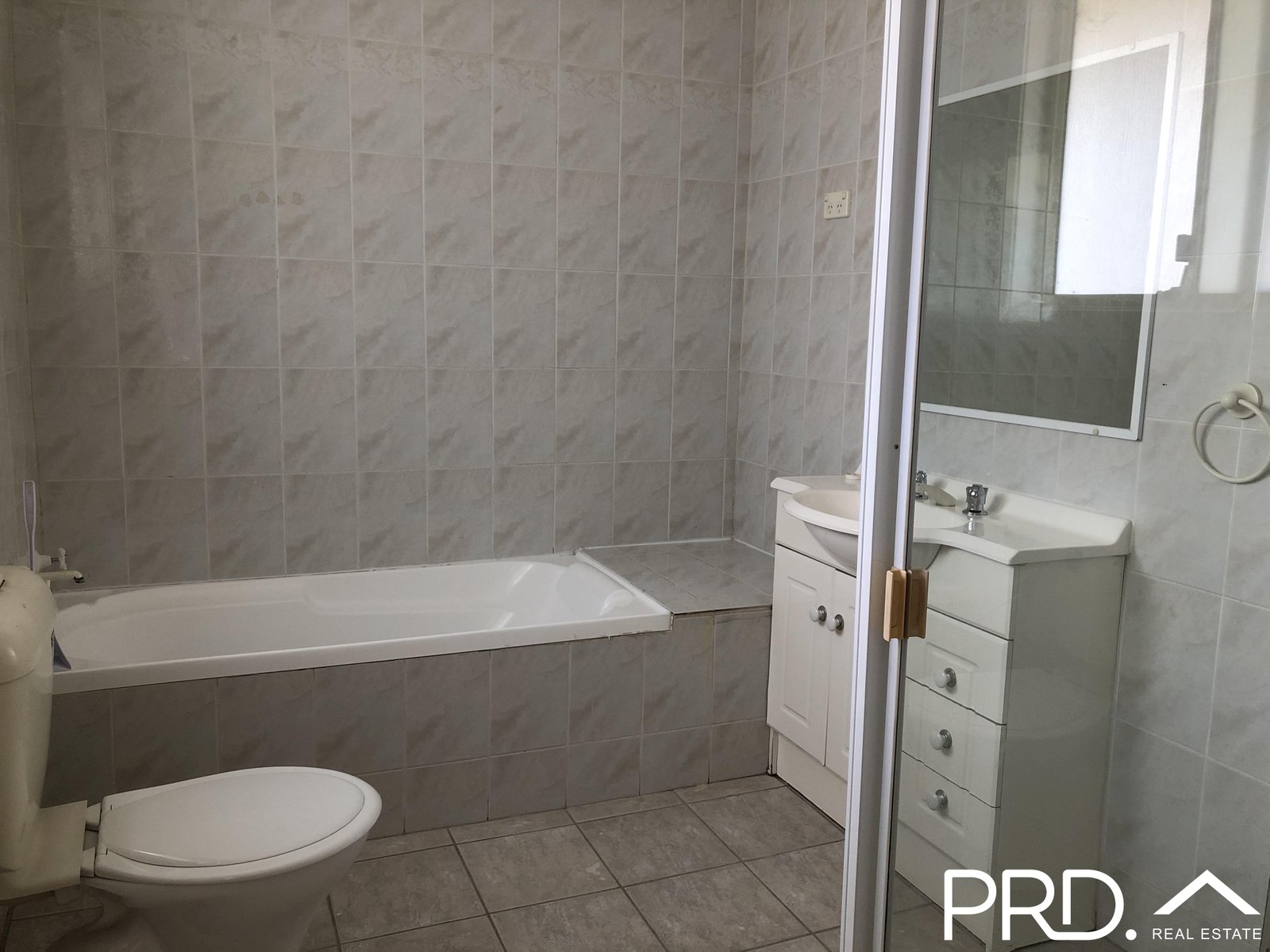 6/6-8 Lehn Road EAST HILLS 4