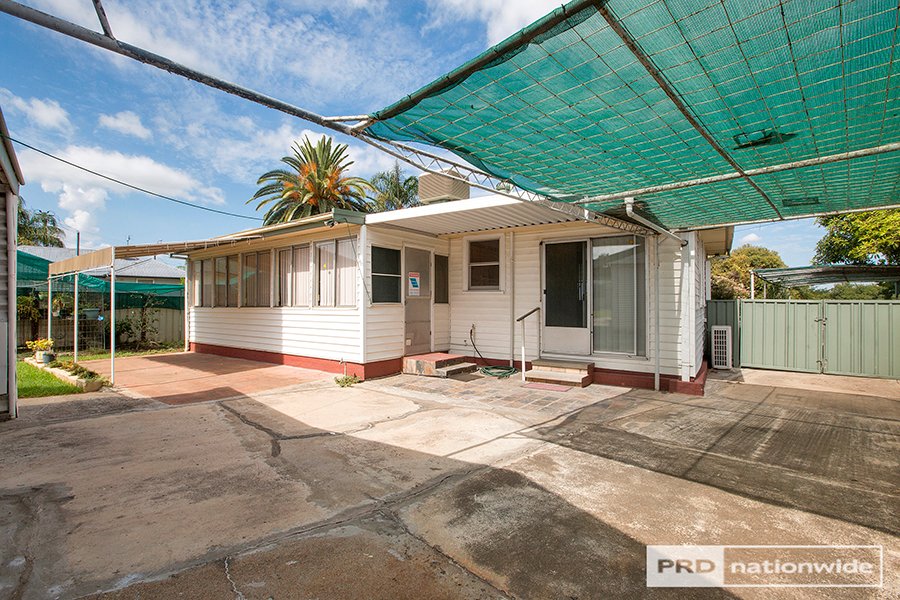 66 Duri Road TAMWORTH 9
