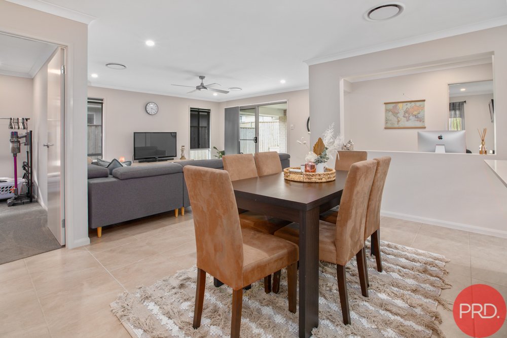 66 Emperor Parade CHISHOLM 7