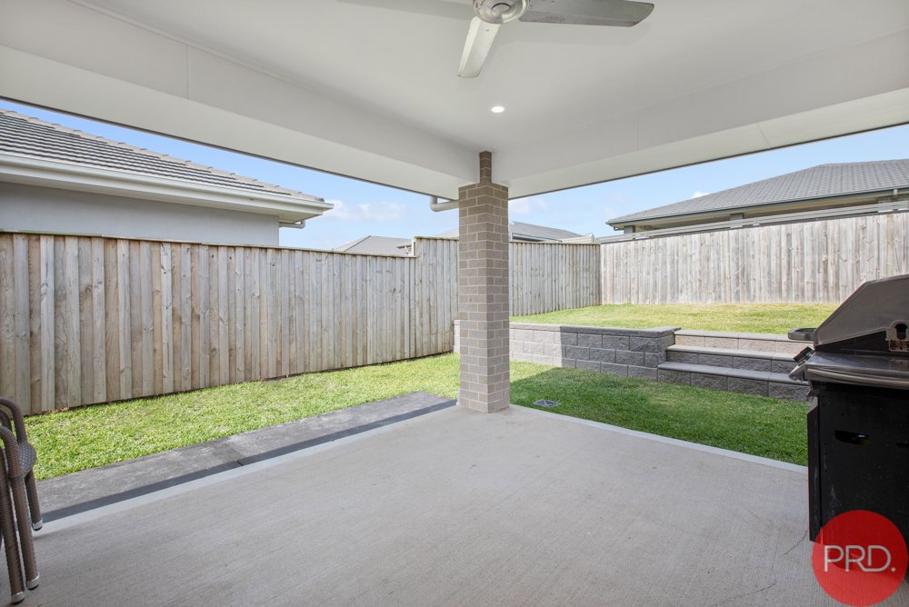 66 Emperor Parade CHISHOLM 10
