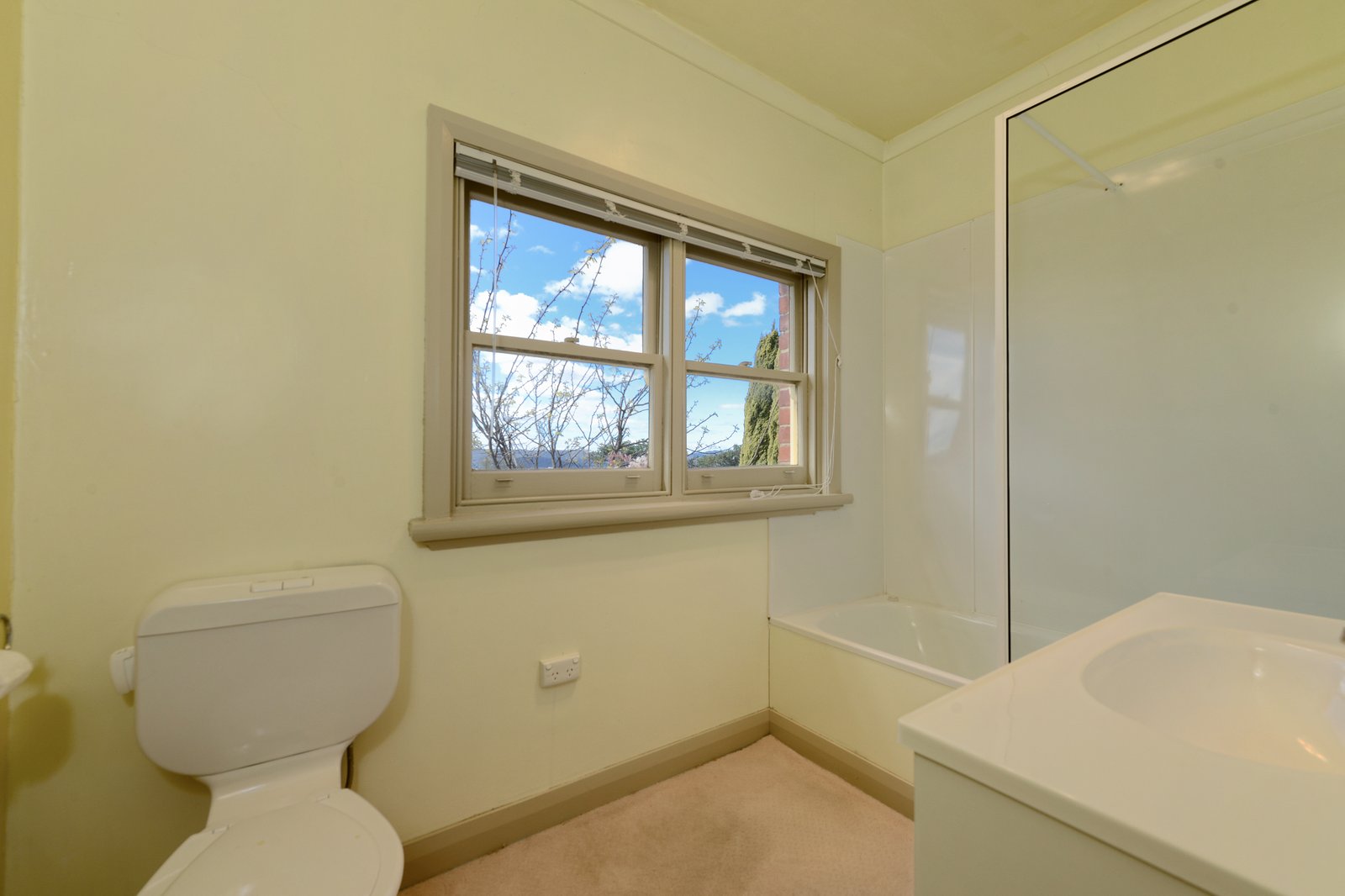 66 (Flat 2) Lansdowne Crescent WEST HOBART 7