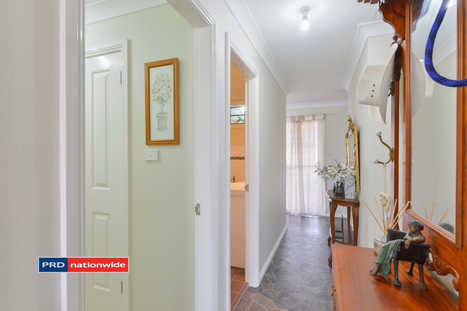66 Gill Street MOONBI 13