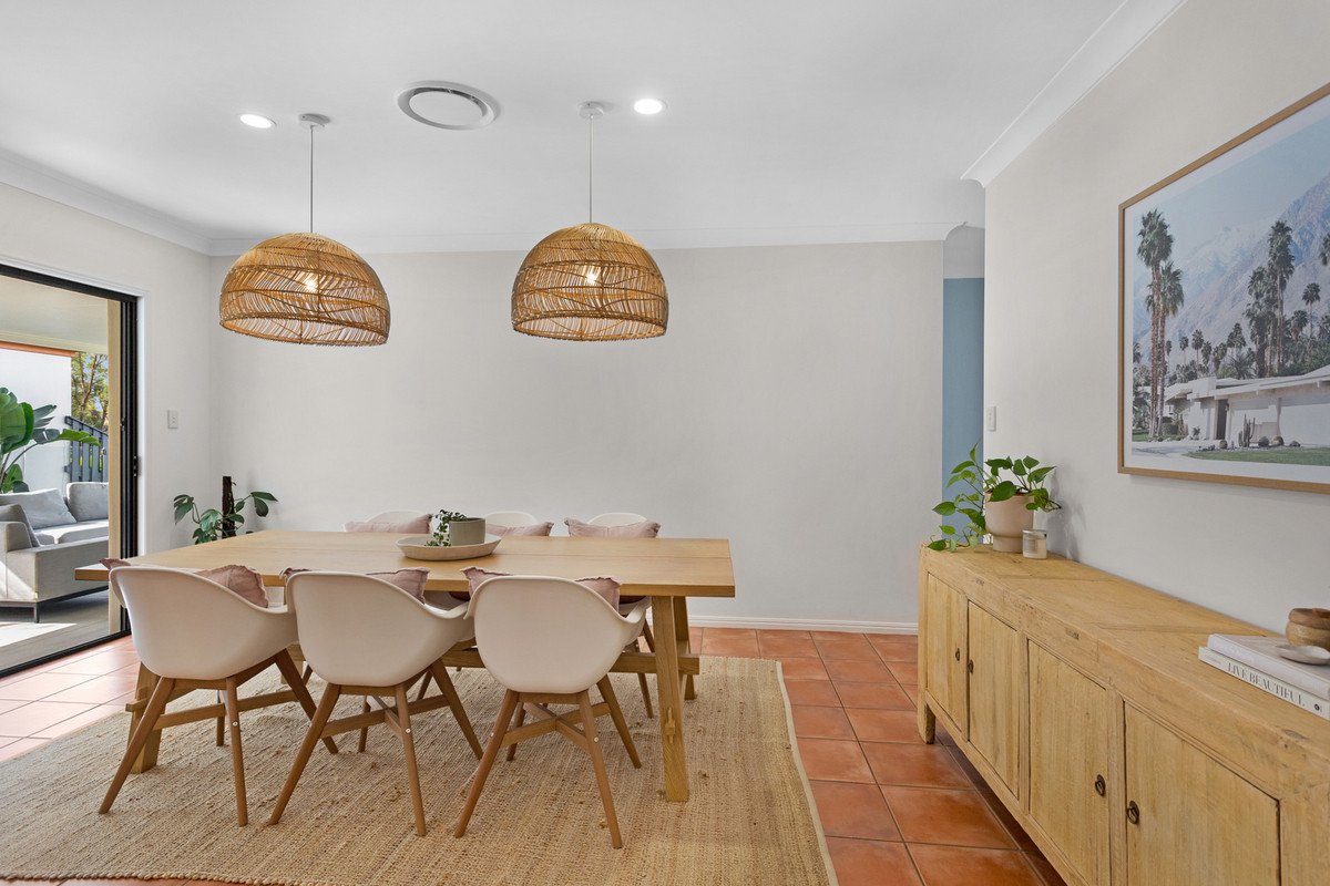 66 Harrier Drive BURLEIGH WATERS 2