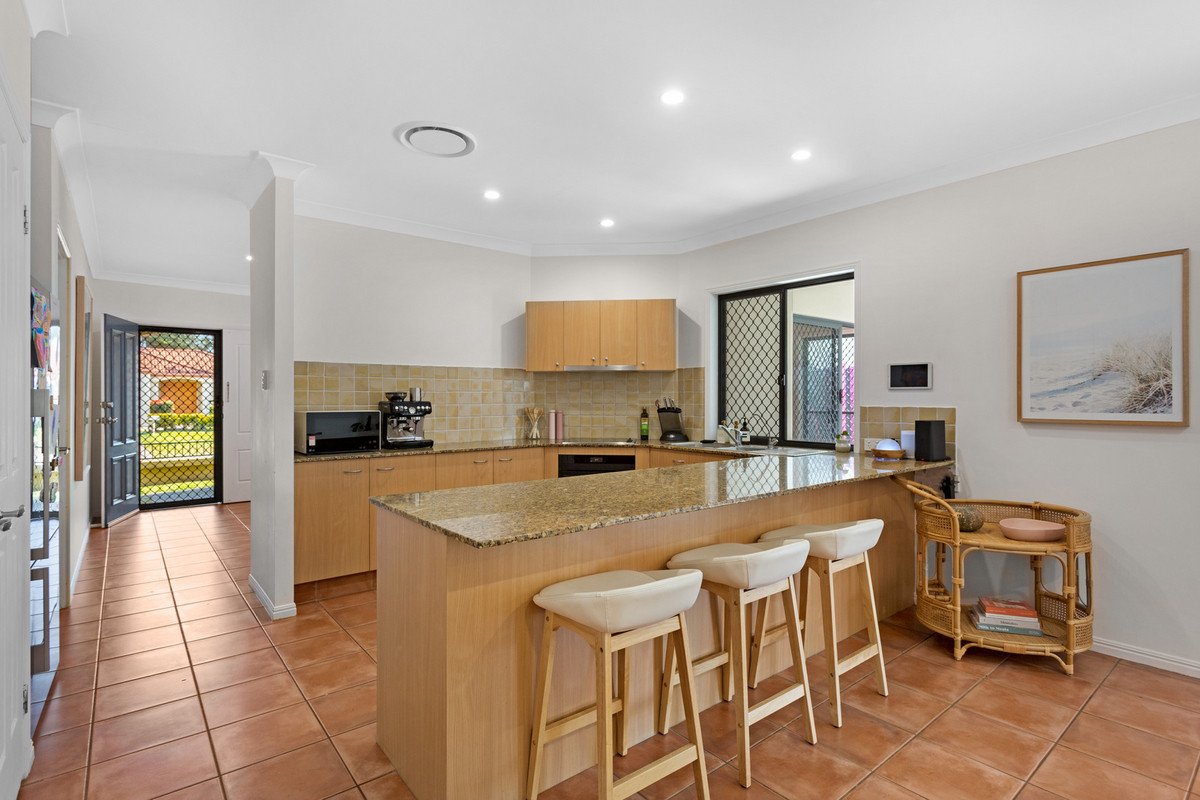 66 Harrier Drive BURLEIGH WATERS 3