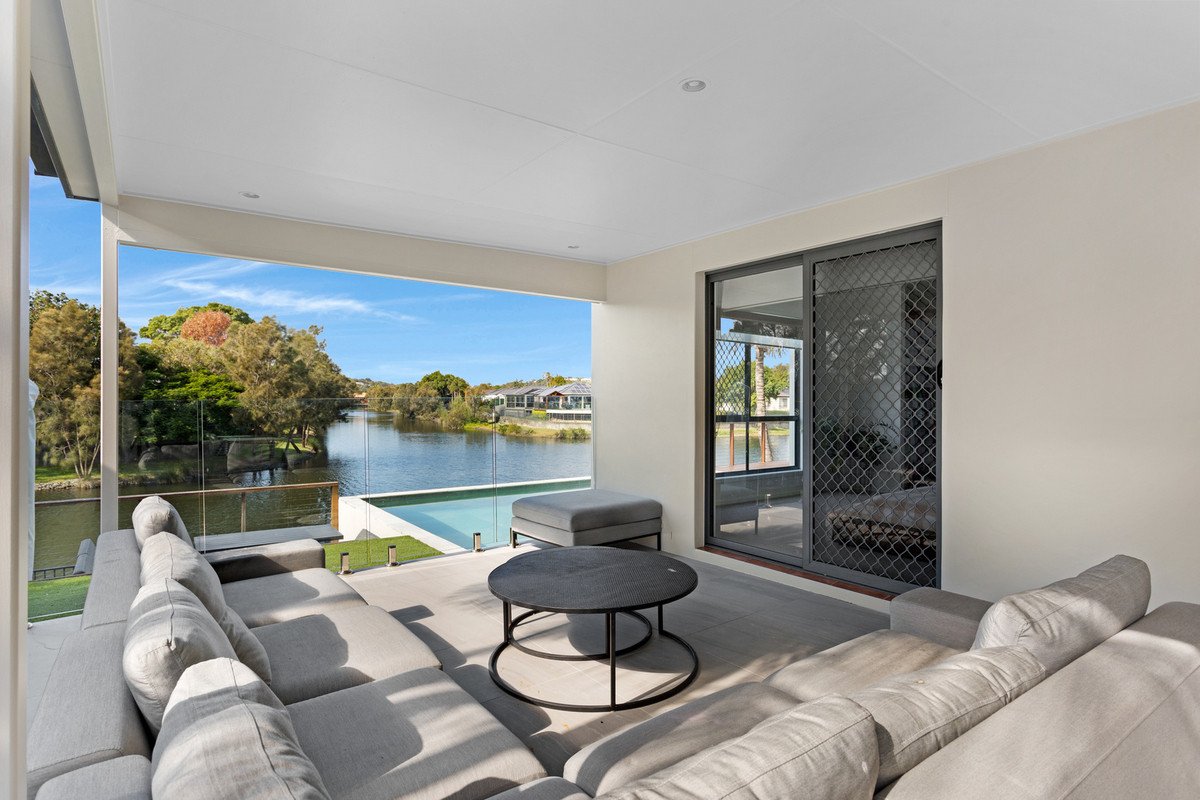 66 Harrier Drive BURLEIGH WATERS 7
