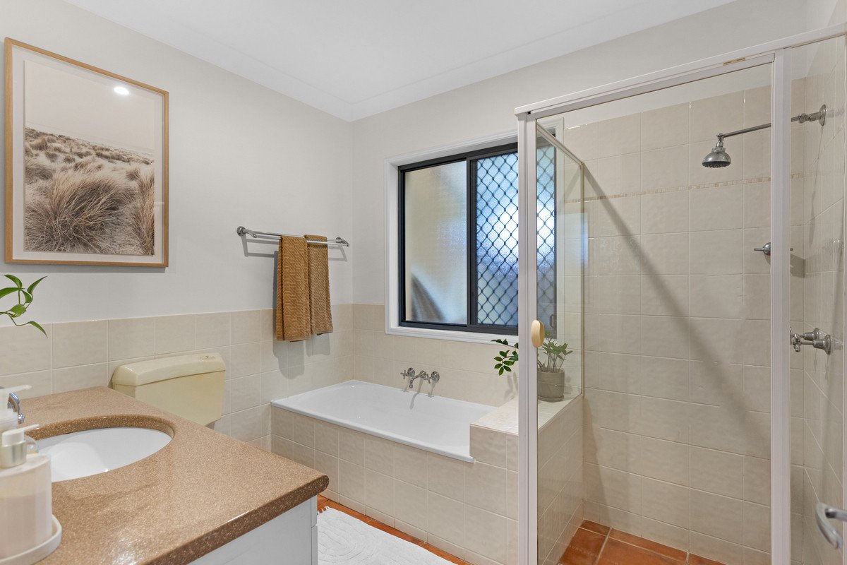 66 Harrier Drive BURLEIGH WATERS 13