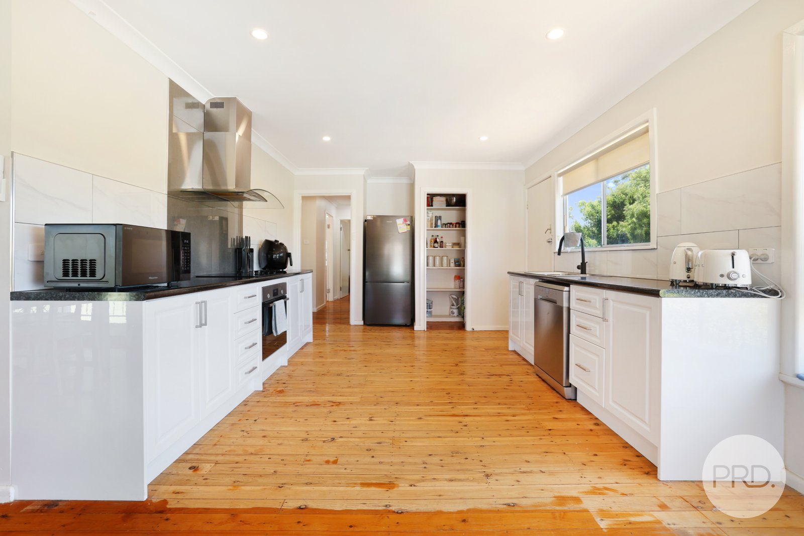 66 Hillvue Road TAMWORTH 11