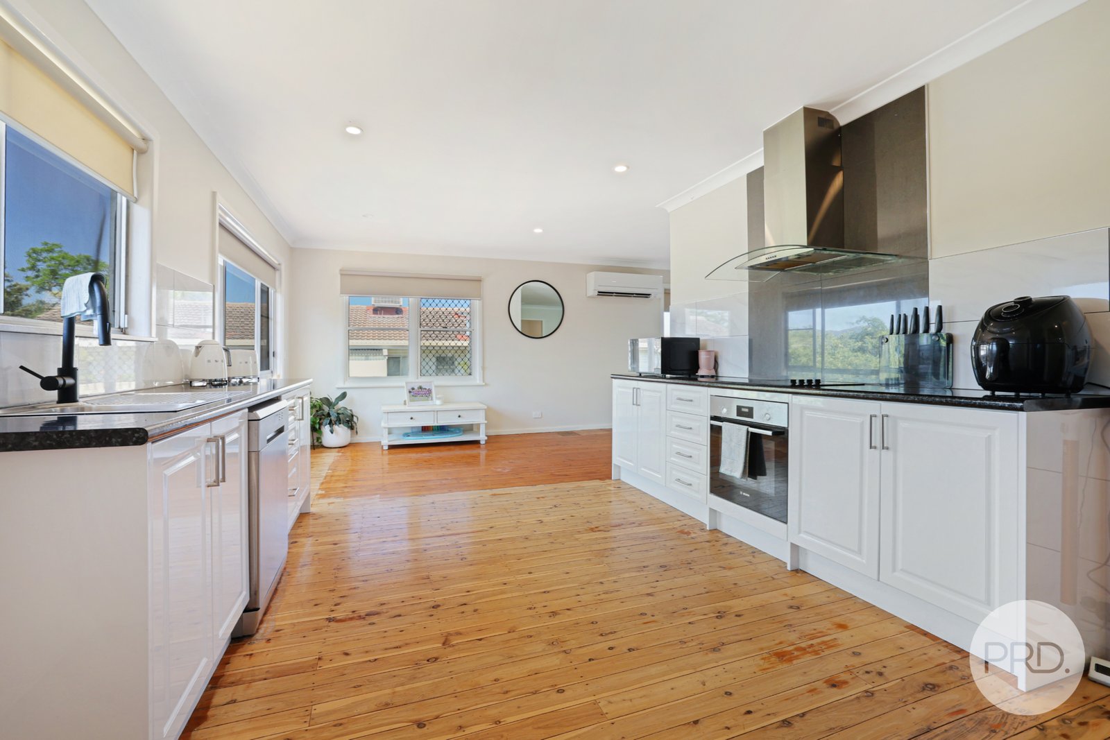 66 Hillvue Road TAMWORTH 12