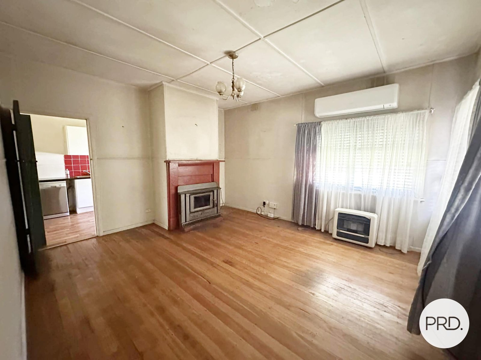 66 King Street TUMBARUMBA 4