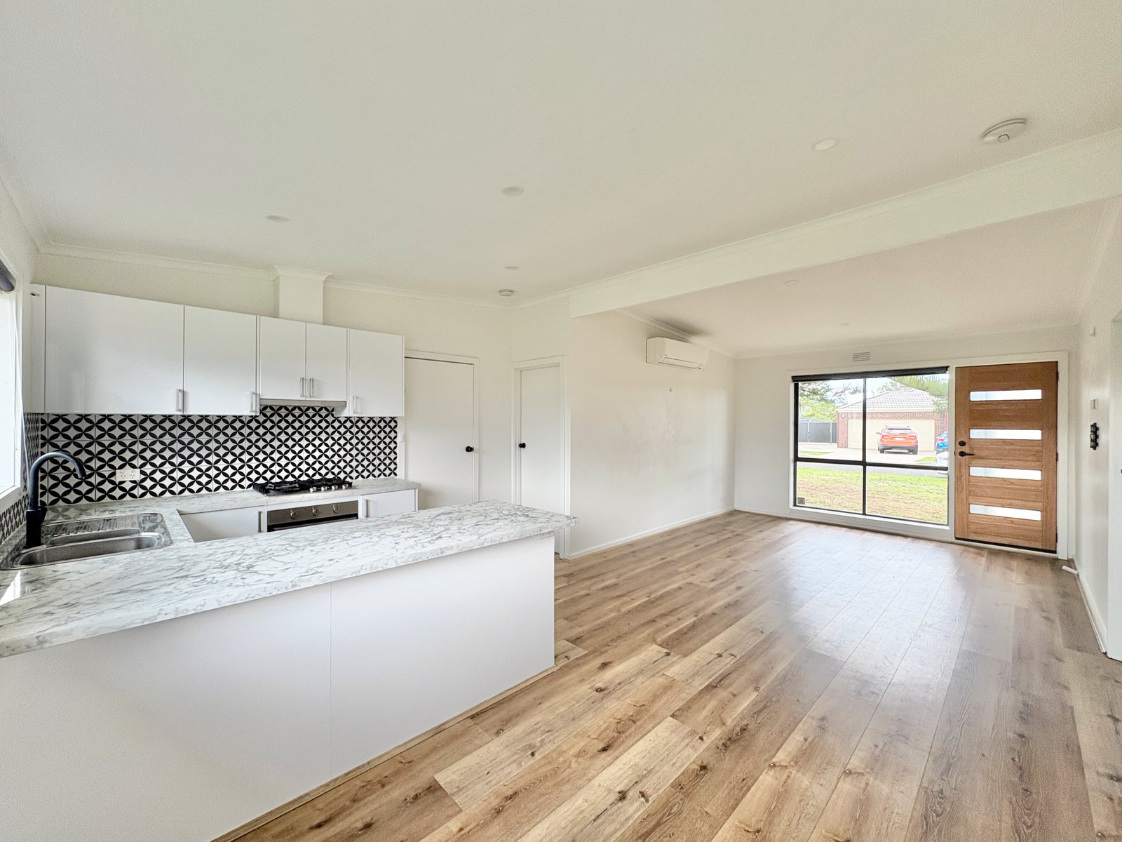 Gallery: 66 Lake View Crescent