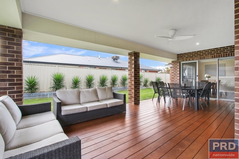 66 Lawson Circuit LAVINGTON 15