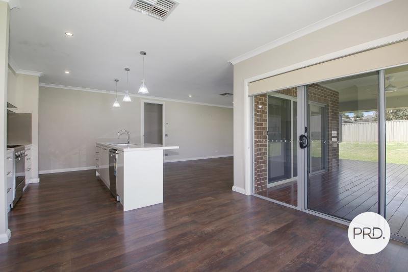 66 Lawson Circuit LAVINGTON 3