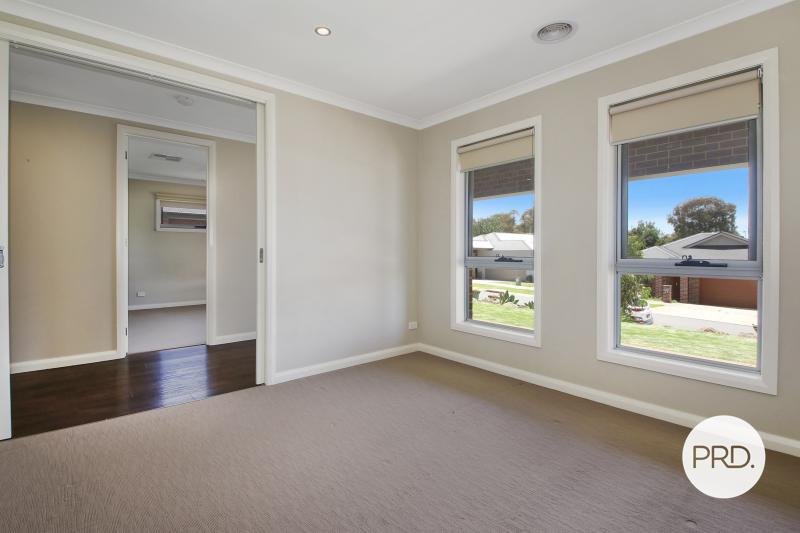 66 Lawson Circuit LAVINGTON 6