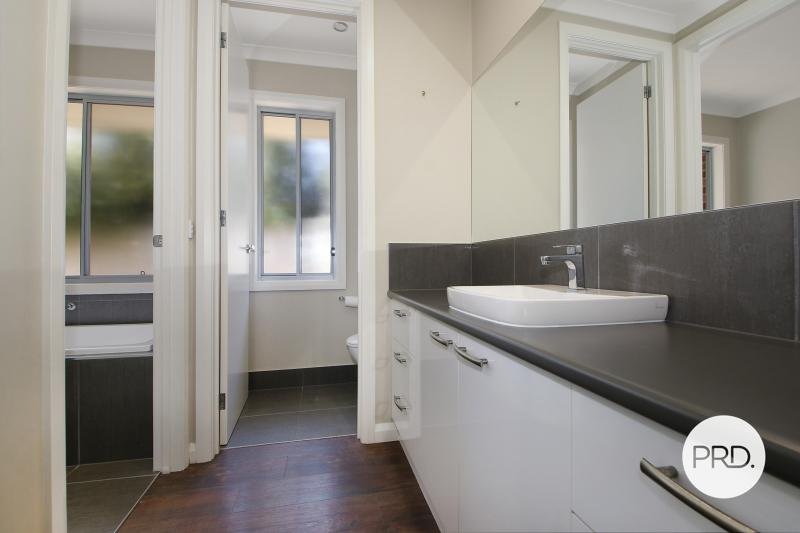 66 Lawson Circuit LAVINGTON 7