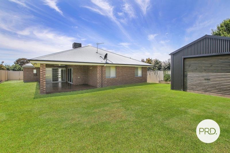 66 Lawson Circuit LAVINGTON 9