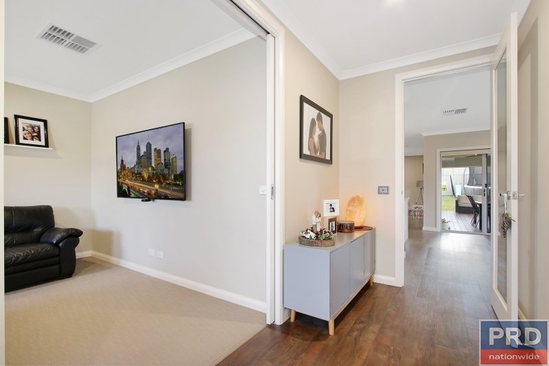 66 Lawson Circuit LAVINGTON 2