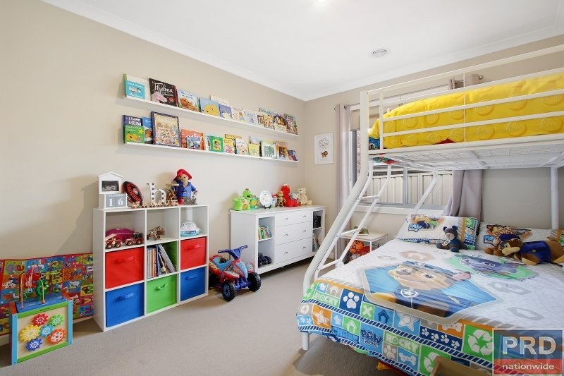 66 Lawson Circuit LAVINGTON 10