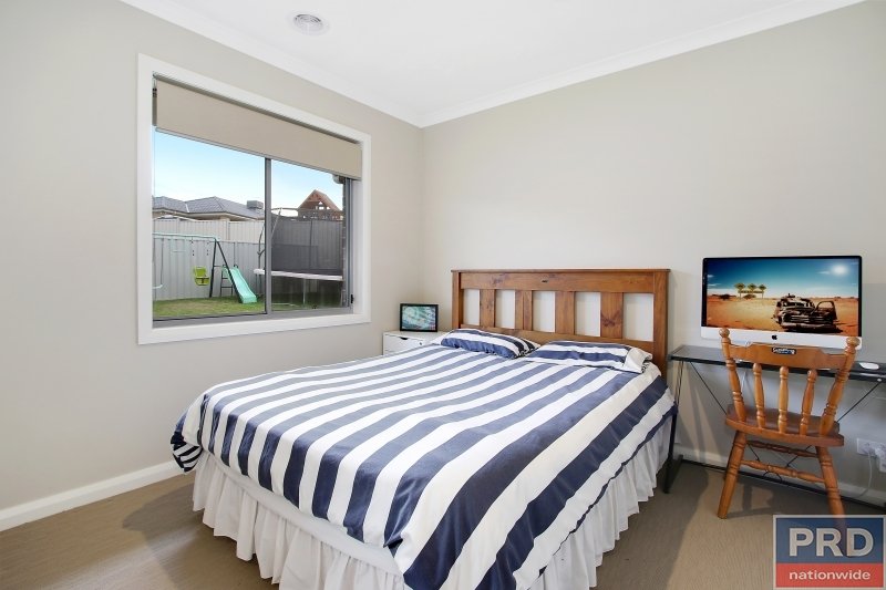 66 Lawson Circuit LAVINGTON 11