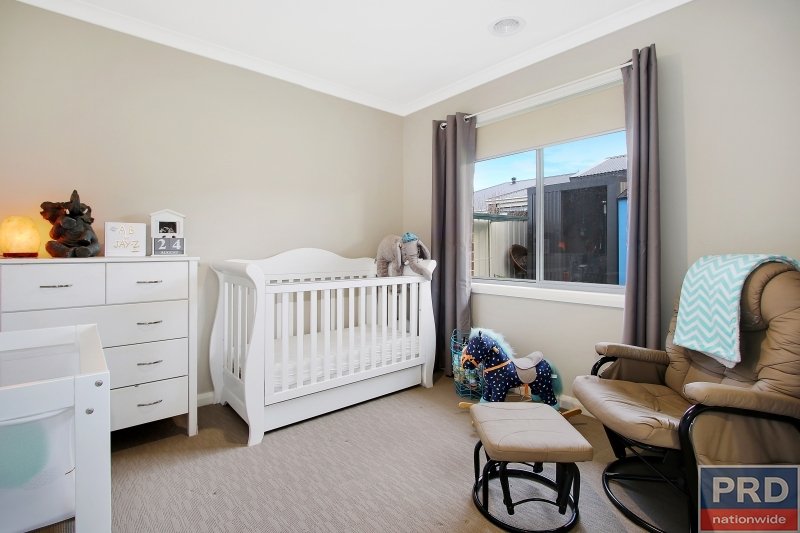 66 Lawson Circuit LAVINGTON 12