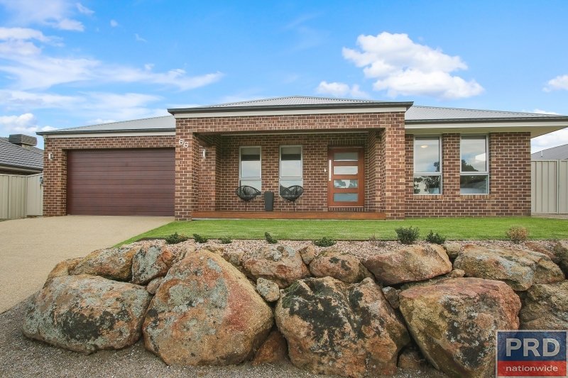 66 Lawson Circuit LAVINGTON 1