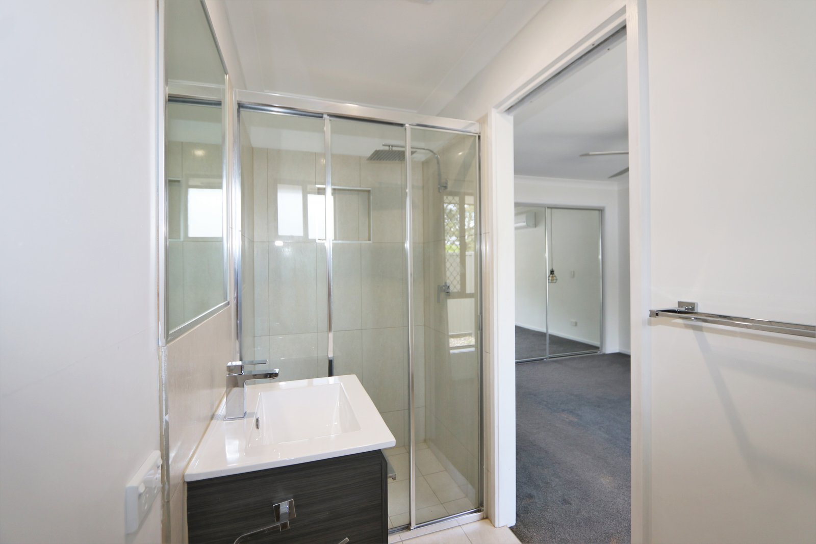 66 Macquarie Avenue MOLENDINAR 9