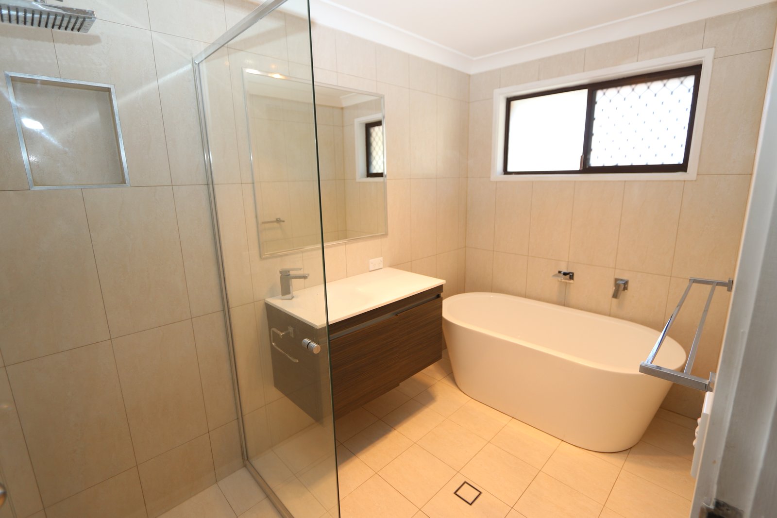 66 Macquarie Avenue MOLENDINAR 8