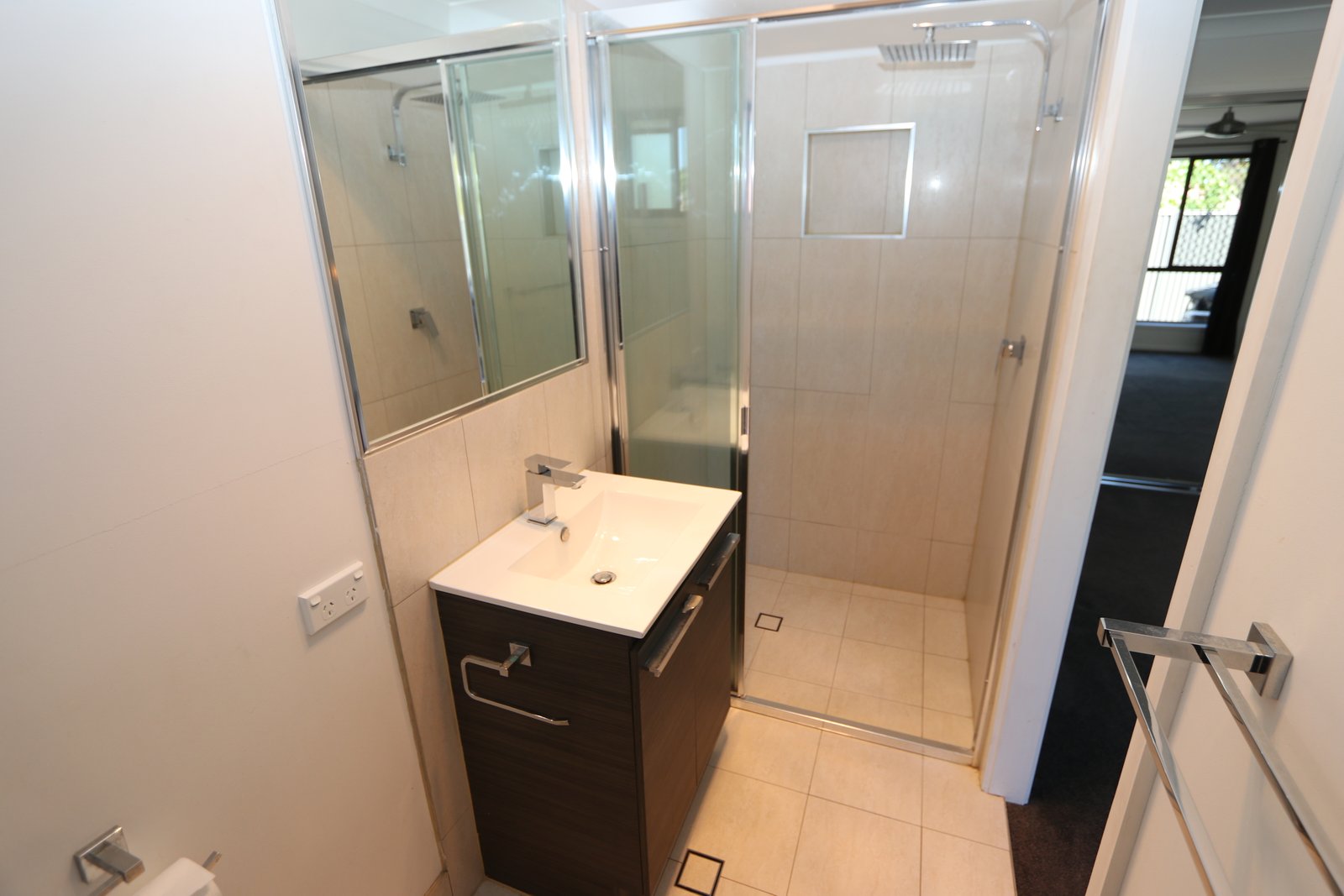 66 Macquarie Avenue MOLENDINAR 10