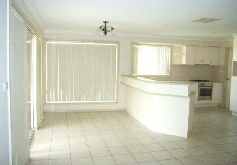 66 McKeown Street ESTELLA 2